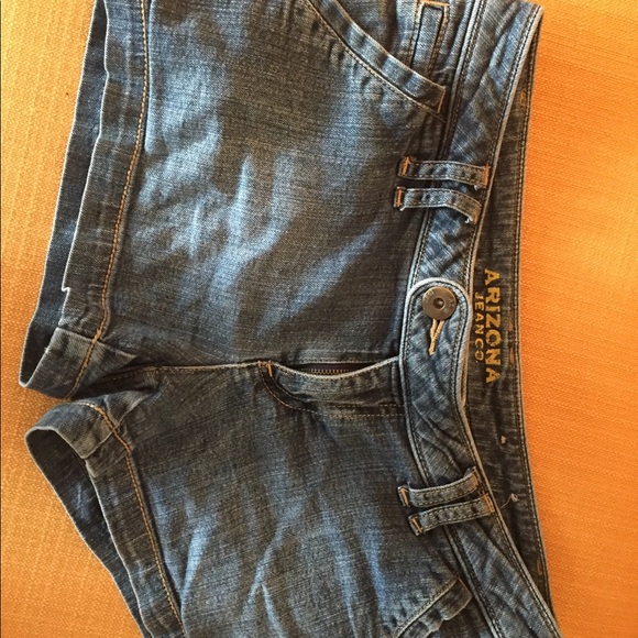 Shorts - Picture 3 of 4